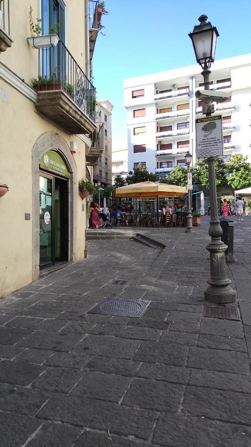 La Grotta Apartment Salerno Bagian luar foto