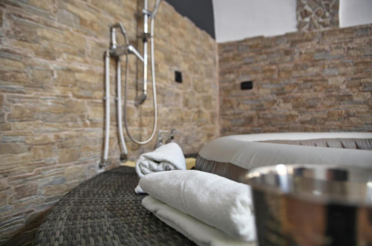 La Grotta Apartment Salerno Bagian luar foto