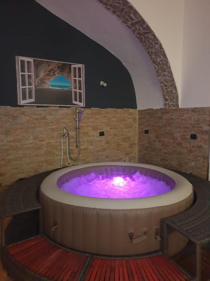 La Grotta Apartment Salerno Bagian luar foto