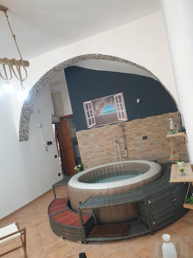La Grotta Apartment Salerno Bagian luar foto