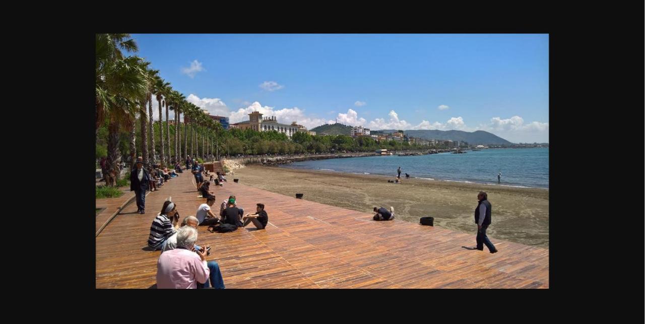 La Grotta Apartment Salerno Bagian luar foto